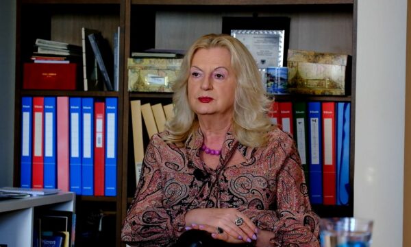 Kritikë e fortë ndaj Kurtit dhe Haxhiut për humbje fokusit ndaj shtetit