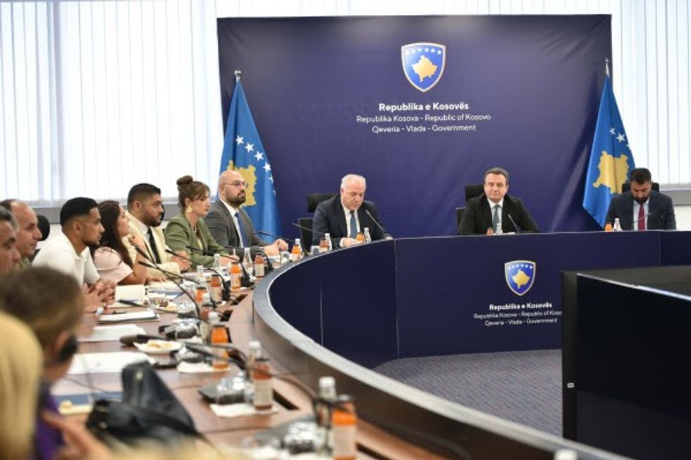 Forcimi i bashkëpunimit qendror-lokal për të drejtat e komuniteteve në Kosovë