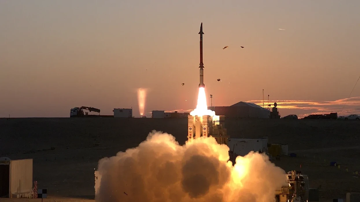 Izraeli dhe Greqia nënshkruan edhe një marrëveshje shtesë prej 26 milionë eurosh për sistemet Drone Dome.