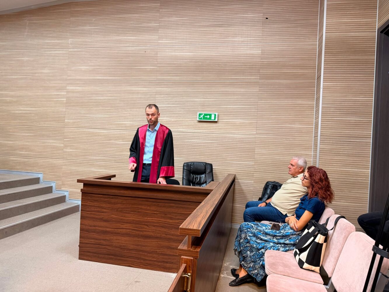 Mbrojtja e Xhelal Sveçlës ka paralajmëruar ankimim ndaj vendimit për fajësi, duke e konsideruar atë të pazakontë.