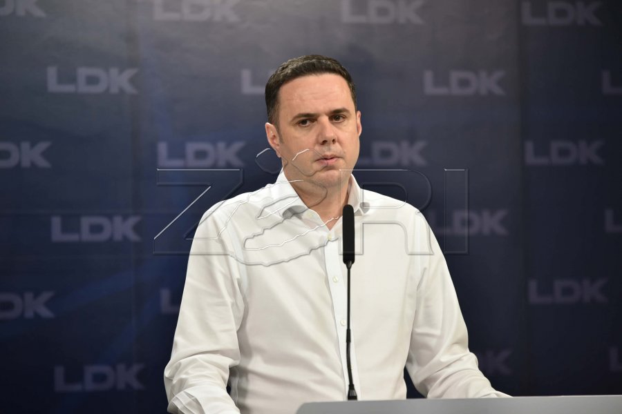 Si u zbulua emri i presidentit përmes zarfeve sipas Abdixhikut