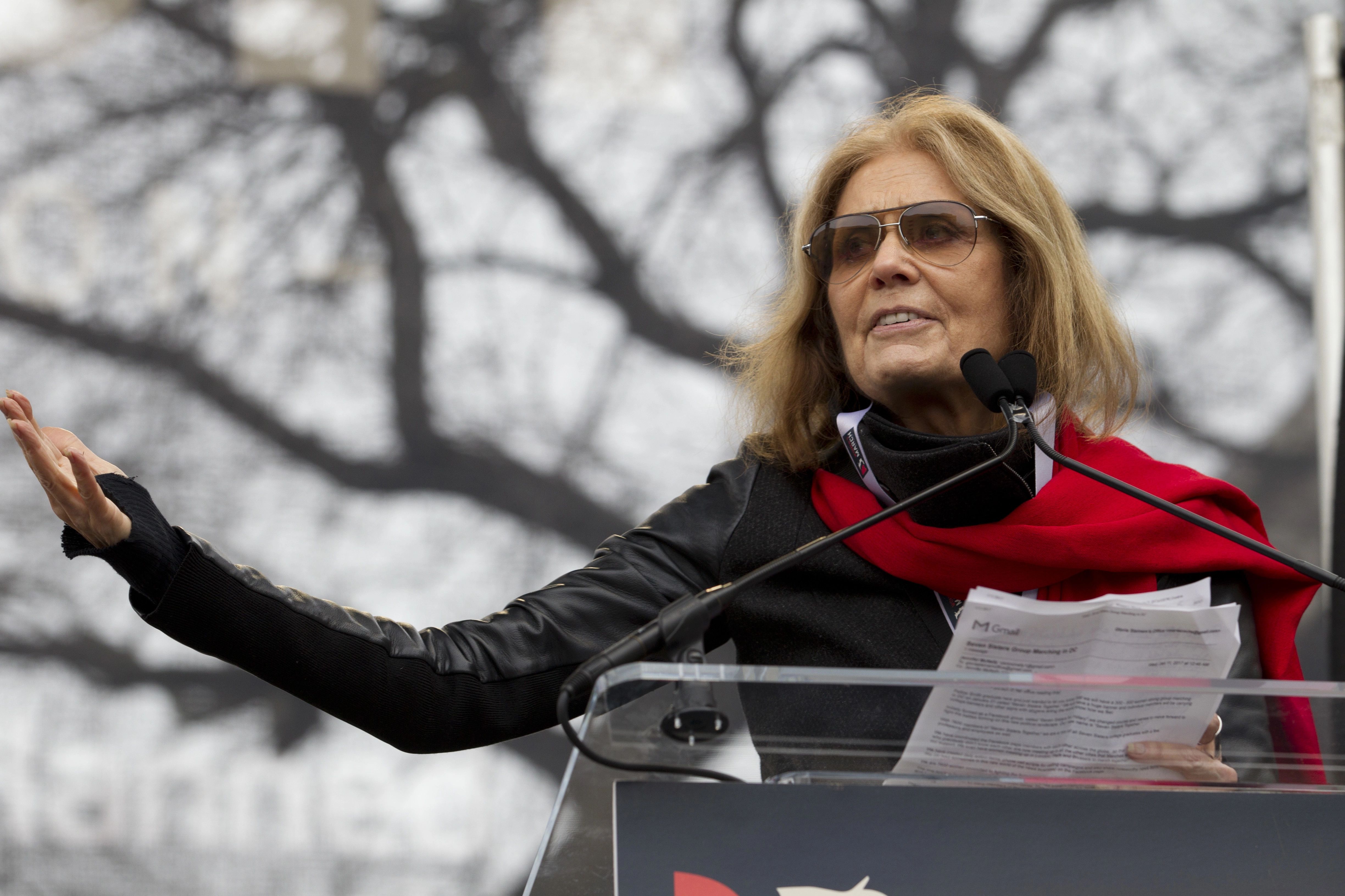 Ikona e Lëvizjes Feministe, Gloria Steinem, Ndahet nga Jeta në Moshën 92-Vjeçare