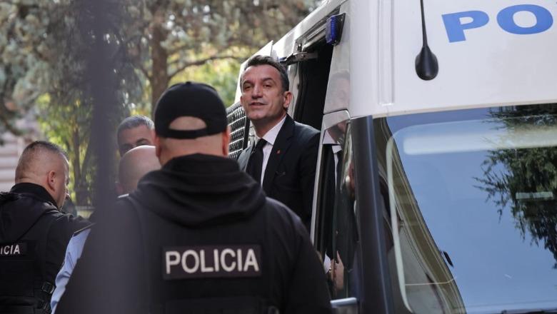 Telefona të sekuestruar në Burgun e Durrësit, Veliaj mohon lidhjen me to