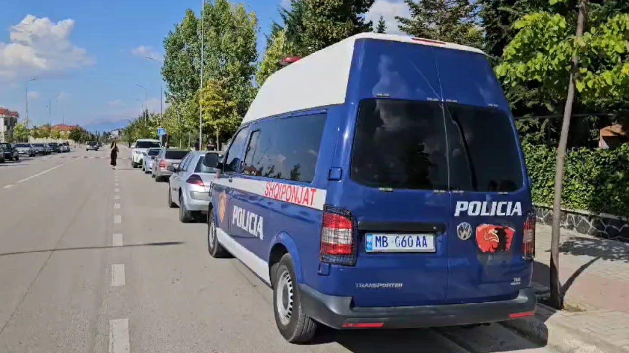 Të shtëna në Korçë, kushëriri plagoset dhe autori shpallet në kërkim