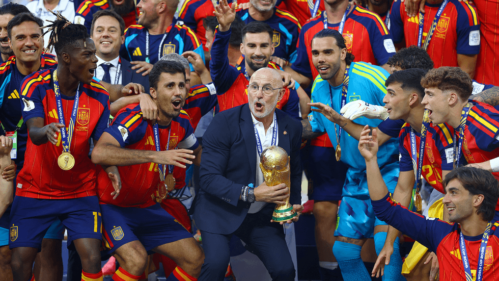 Luis de la Fuente mbështet Lamine Yamal për Topin e Artë 2026