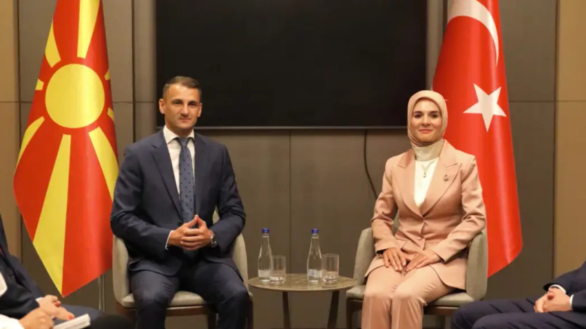 Gjoko Velkovski dhe Mahinur Özdemir Göktaş nënshkruajnë memorandum bashkëpunimi për shërbimet sociale mes Maqedonisë së Veriut dhe Turqisë.