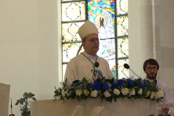 Një dritë nga trojet shqiptare: Reflektimet mbi jetën e Nënë Terezës në Prishtinë