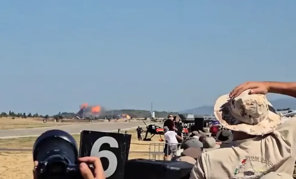 Dy pilotët e avionit ushtarak F-4 Phantom që u rrëzua në Greqi gjatë demonstrimit ajror kanë humbur jetën.