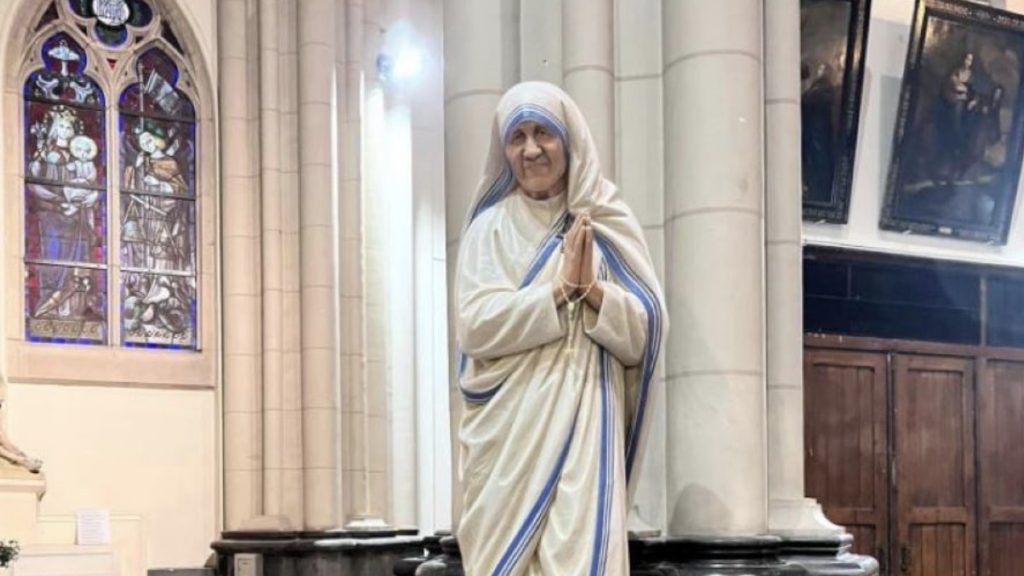 29 vjet nga ndarja e Nënë Terezës, shënohet edhe dhjetëvjetori i shenjtërimit të saj nga Papa Françesku.