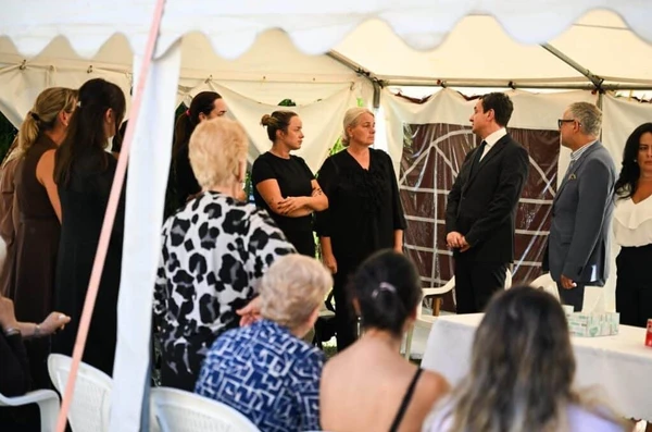 Kryeministri Kurti ngushëllon familjen e Laurent Krasniqit pas aksidentit fatal