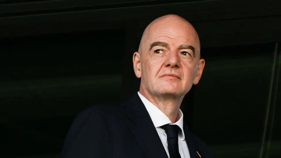 Infantino sfidon presionin dhe konfirmon kandidaturën për një mandat tjetër në krye të FIFA-s