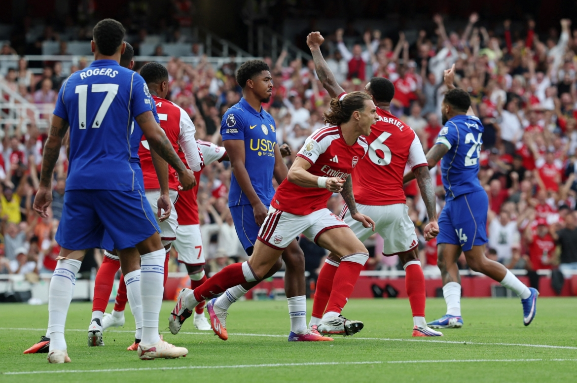 Arsenali fiton derbin e Londrës ndaj Chelseat me rezultat 2-1, duke shënuar fitoren e tretë rresht në Premier League.