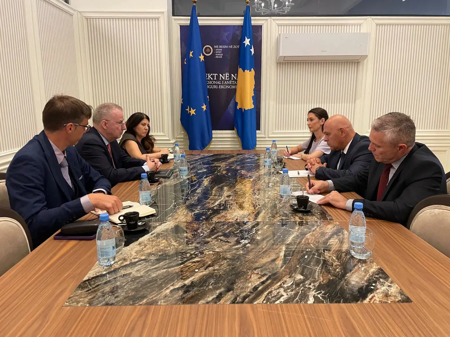 Kosova dhe sfidat e integrimit evropian pas takimit me ambasadorin e BE-së