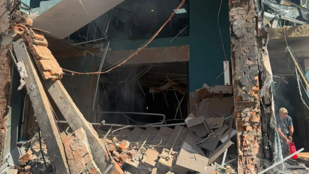 Sulmet e Rusisë në Kiev: Dronë godasin media dhe zona civile, pesë të vrarë dhe dhjetëra të plagosur