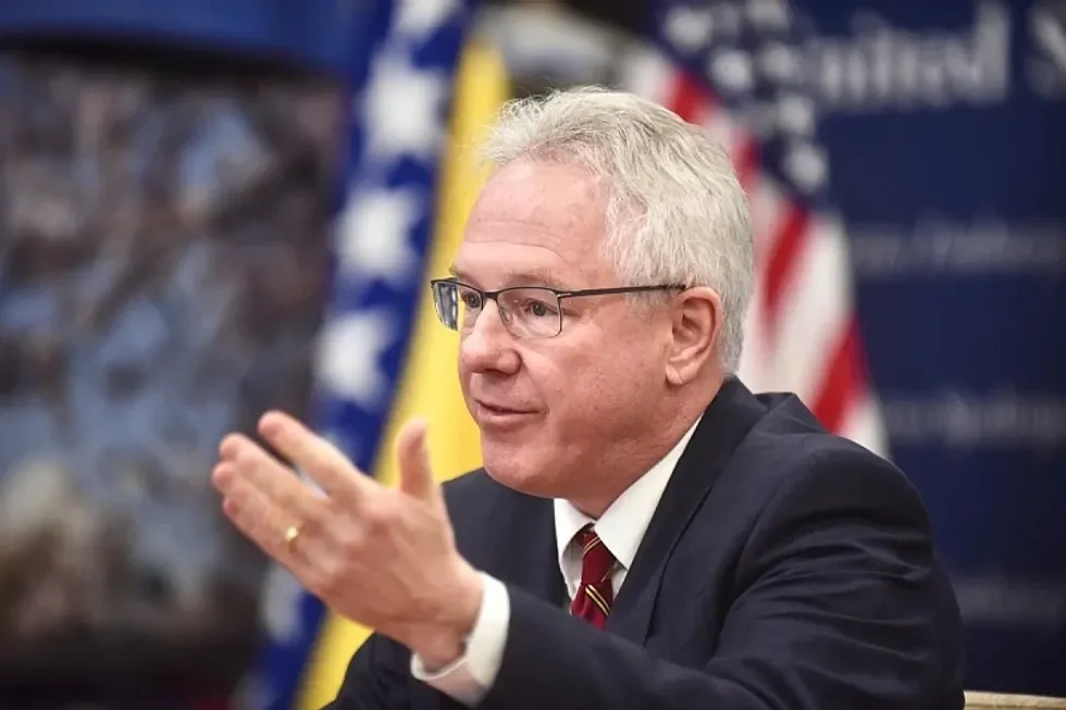 Ish-ambasadori amerikan kërkon ndryshim rrënjësor në politikën perëndimore ndaj Serbisë