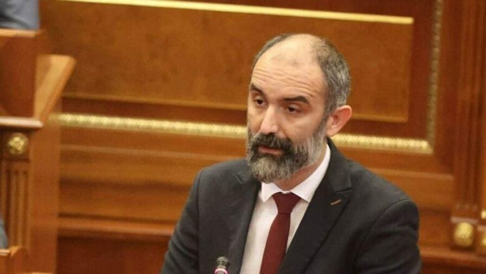 Konstituimi i Kuvendit në fokus para zgjedhjes së kryetares dhe qeverisë së re