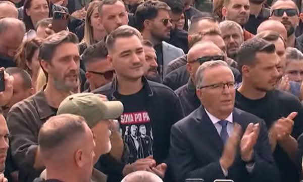 Bedri Hamza shoqërohet në Marshin për Liri edhe nga lideri i BDI-së Ali Ahmeti.