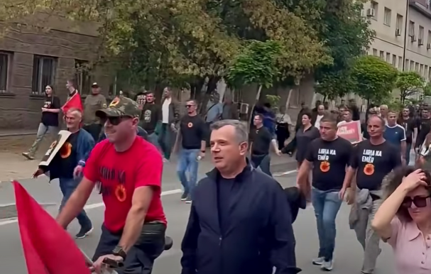 Taulant Balla mbështet Marshin e Lirisë në Prishtinë për ish-krerët e UÇK-së