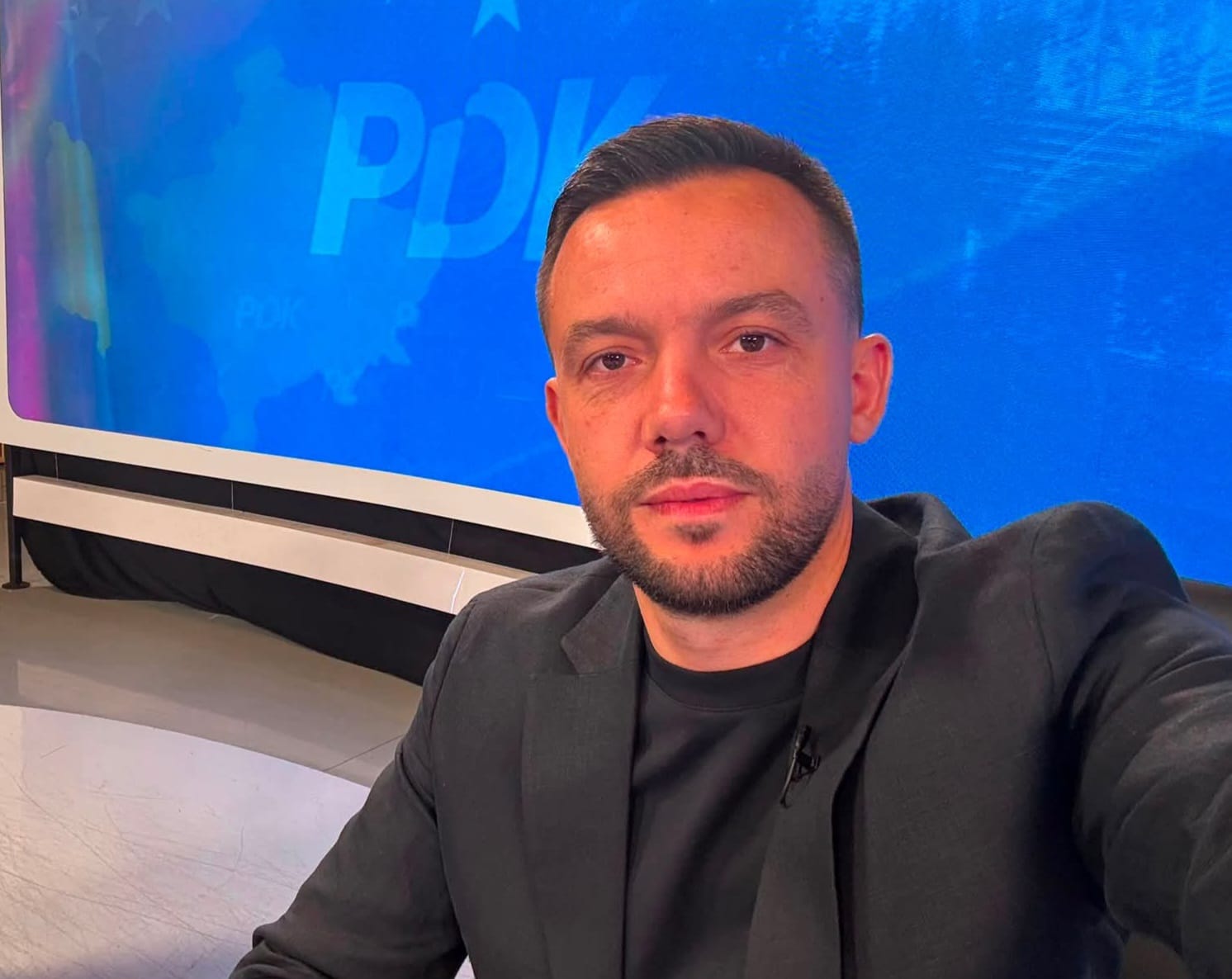 Lëvizja Vetëvendosje do të votojë propozimet e PDK-së dhe LDK-së për nënkryetarët e Kuvendit, duke konfirmuar paralajmërimet e opozitës për një skenar për zgjedhje të reja më 27 dhjetor 2026.
