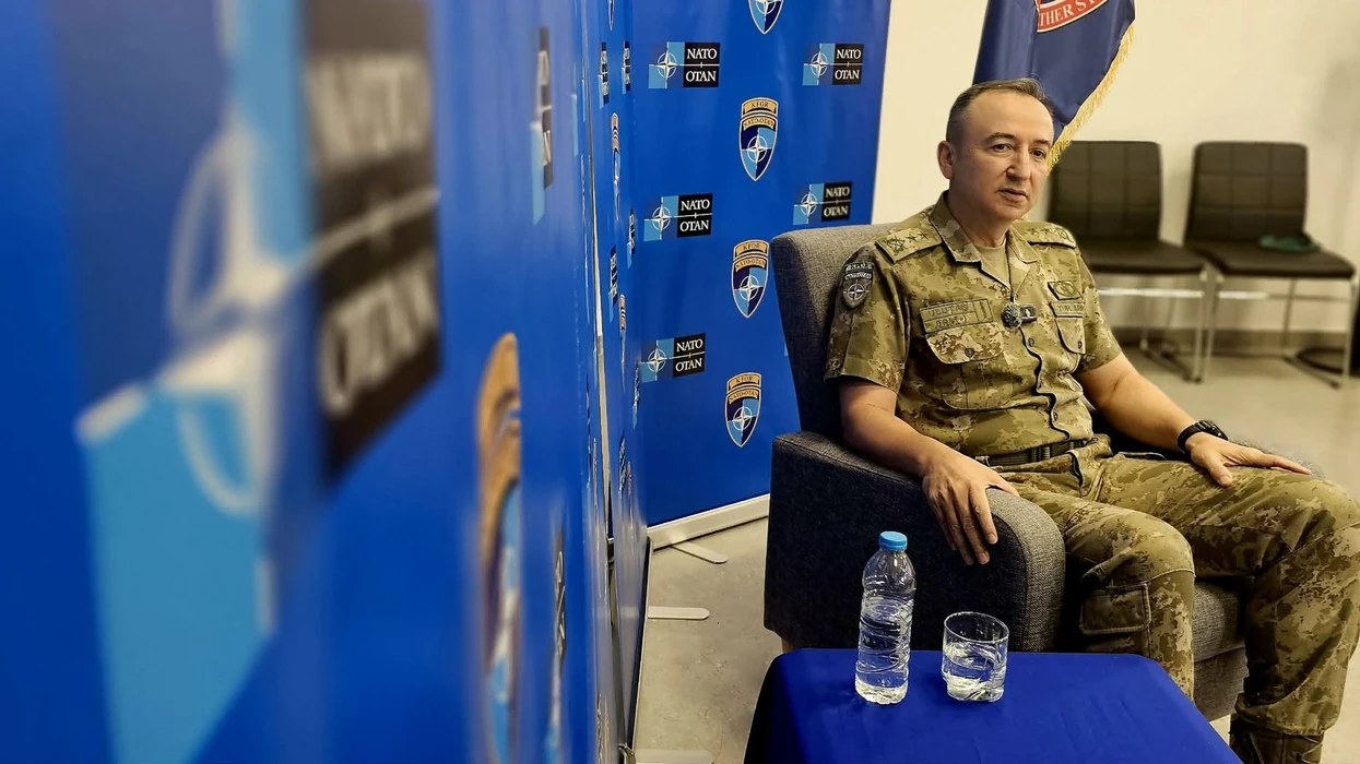 Stabiliteti në Kosovë kërkon më shumë politikë se ushtarakë, thotë komandanti i KFOR-it