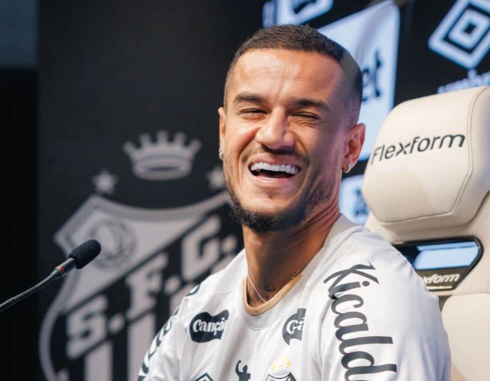 Philippe Coutinho ka zyrtarizuar transferimin te Santos dhe do të qëndrojë deri në fund të sezonit.