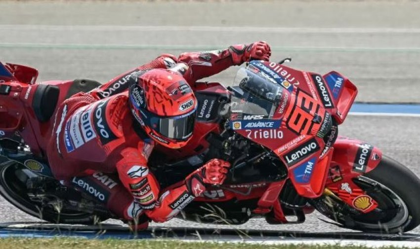 Marquez triumfon në kaosin e Sprint garës në Jerez