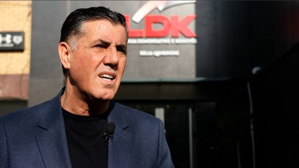 Akuzat për shkelje kushtetuese ndaj Vetëvendosjes ndezin debatet politike