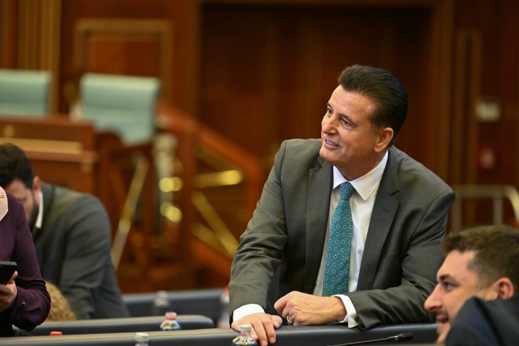 Bahtiri sfidon opozitën: Ejani në sallë, mos e lini vendin pa president