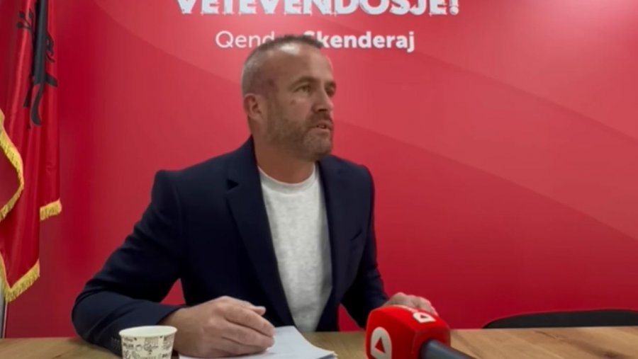Hysni Mehani e quan Sami Lushtakun "qyqar" dhe kërkon që ai të pranojë sulmin ndaj tij.