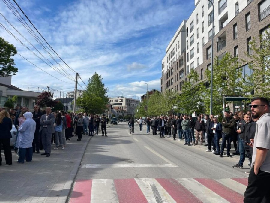 Thirrje për mobilizim në Skenderaj në mbështetje të Sami Lushtakut
