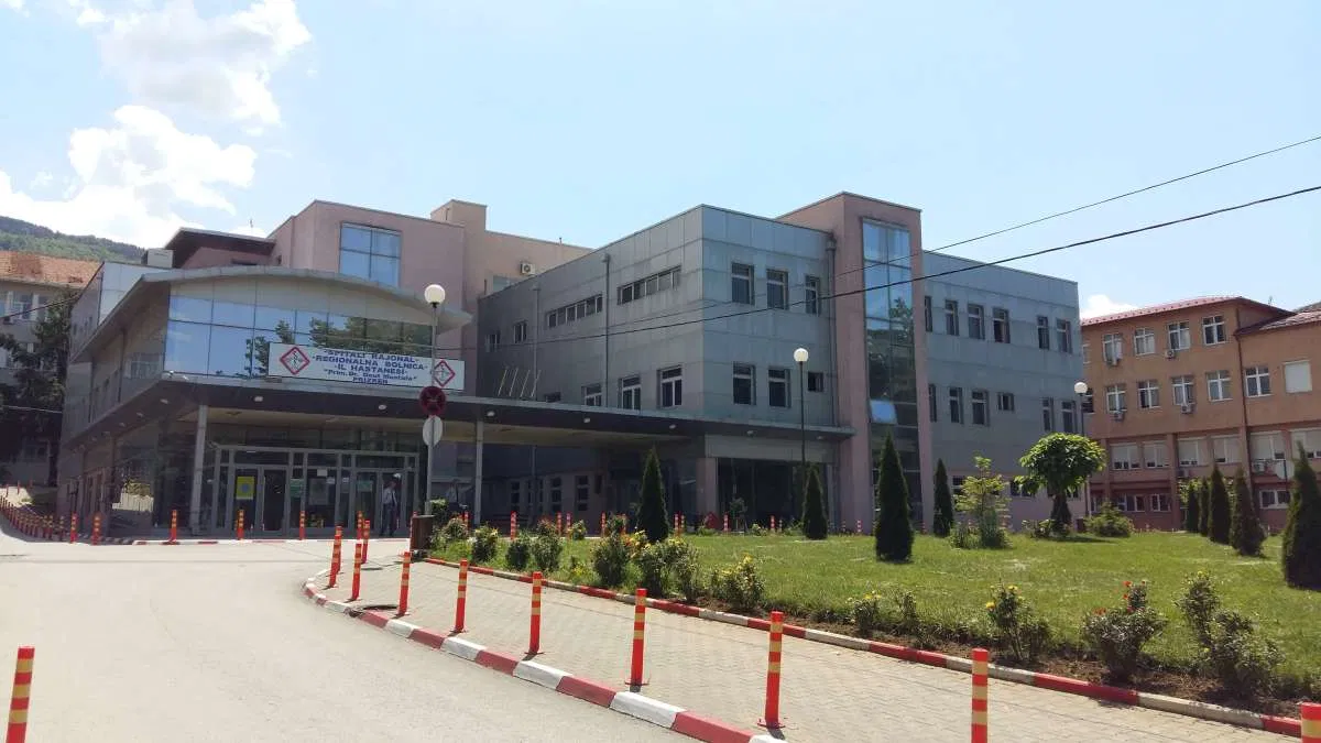 Kërcënime ndaj drejtuesve të Spitalit Rajonal në Prizren, dy teknikë në ndalim
