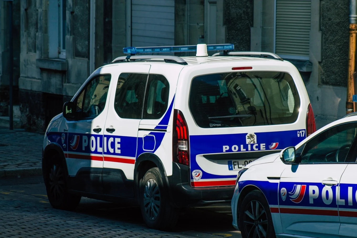 Dhunë e rëndë në Nantes: 15-vjeçari vrarë, dy të tjerë plagosen në sulm me armë