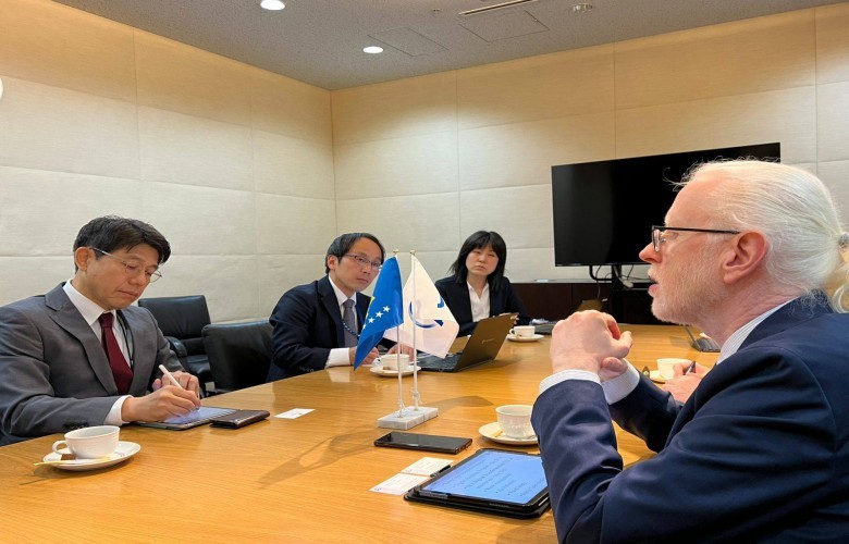 Ministri Lulëzon Jagxhiu u prit në takim nga Drejtori për Lindjen e Mesme dhe Evropën në JICA, Kotaro Tanaka, dhe Ambasadori Sabri Kiçmari ishte i pranishëm.