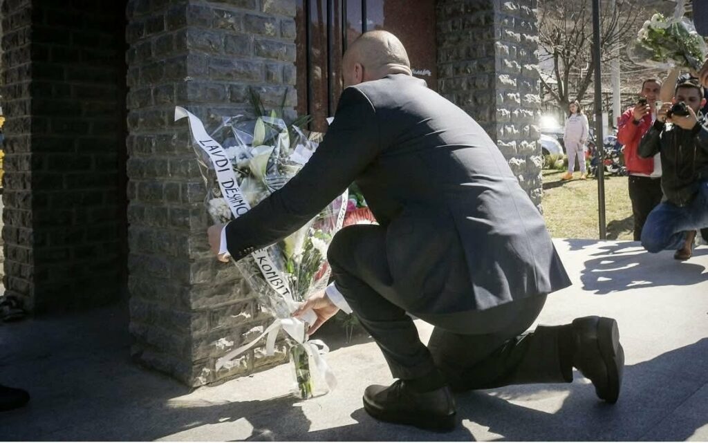 Haradinaj përkujton viktimat e Korishës dhe familjen Meha, Serbia ende pa përgjegjësi
