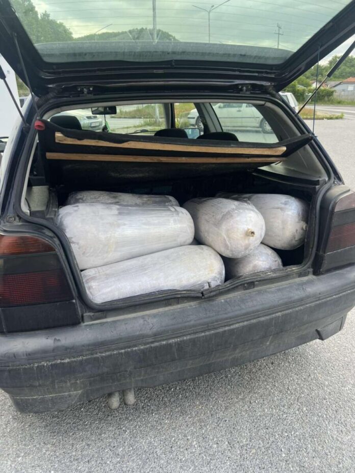 Si u kapën 200 kg mish doneri pa kushte higjienike në Glloboçicë