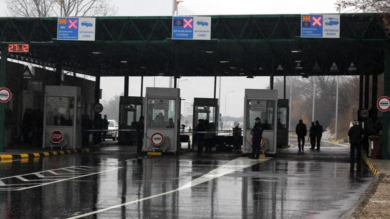 Trafiku në pikat kufitare pa vonesa dhe me këshilla për siguri në rrugë