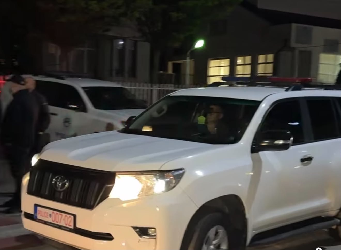 Forcat speciale policore janë larguar nga Skenderaj dhe qytetarët janë shpërndarë.