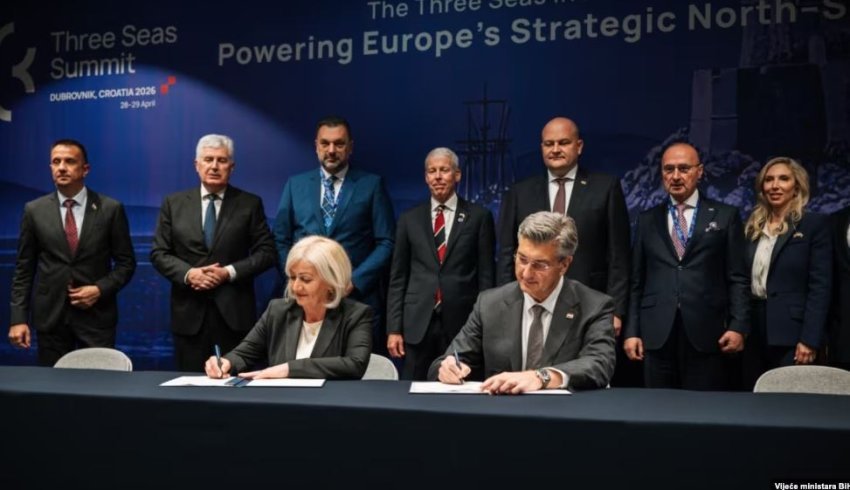 Kroacia dhe Bosnja nënshkruajnë marrëveshje historike për tubacionin e gazit dhe pavarësinë energjetike