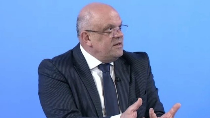 Ukshini kritikon opozitën: “Nuk ka kauzë dhe po bie në lojën e Kurtit”