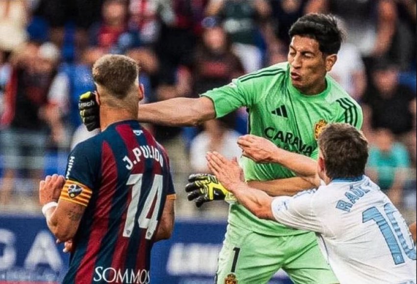 Portieri Esteban Andrada i Real Zaragozas është pezulluar për 13 ndeshje nga Komiteti Disiplinor i La Ligas.