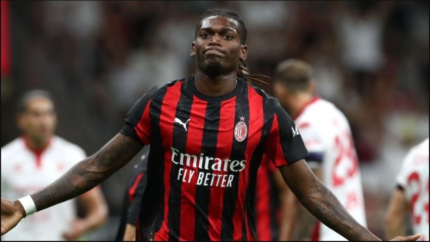 Milan dhe Manchester United në bisedime për transferimin e Rafael Leao dhe sulmuesit të ri