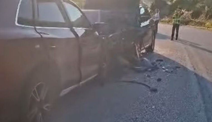 Aksident i rëndë në rrugën Tepelenë-Krahës, tetë të lënduar