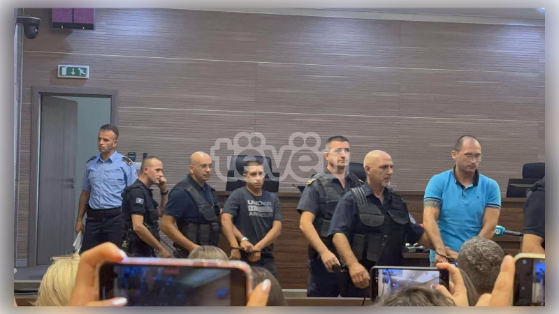 Avokati serb Ivan Niniç akuzon Beogradin për sakrificë politike të serbëve të Kosovës pas vendimit për Banjskën.