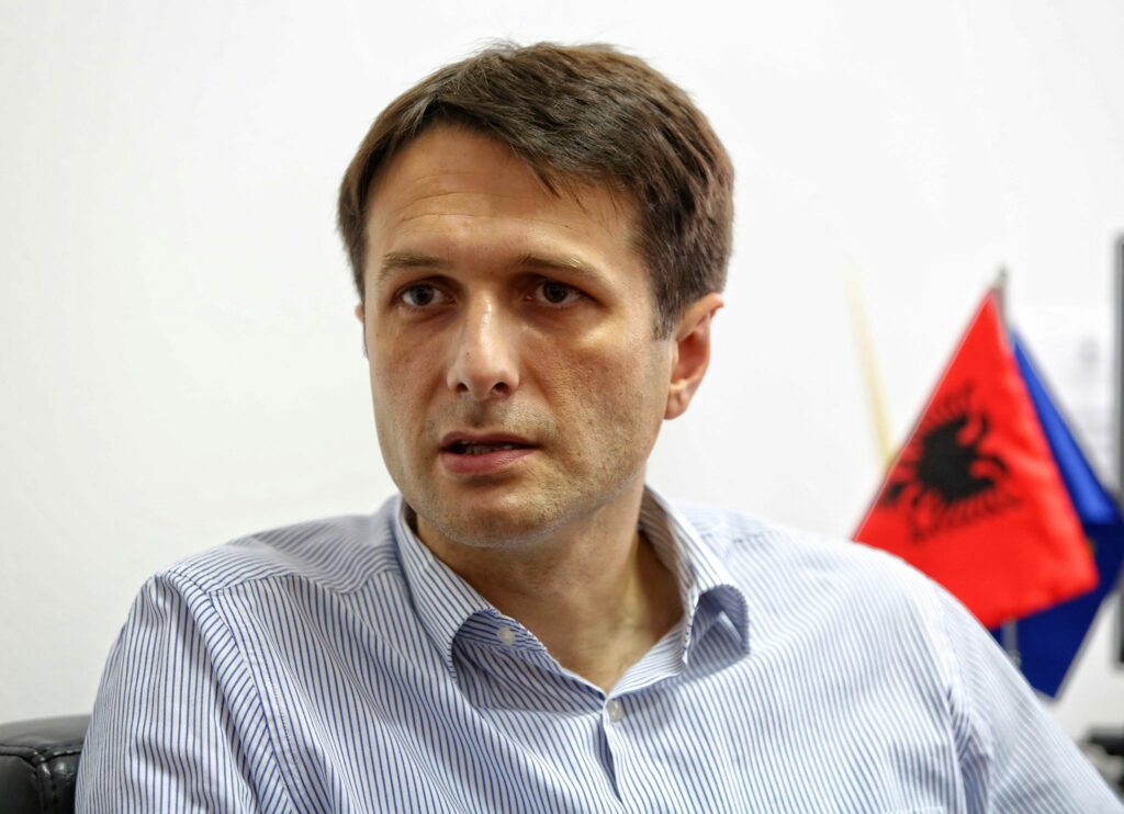 Murati kritikon Kurtin: Përçarja shoqërore si strategji politike