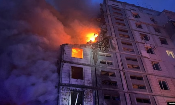 Rusia sulmoi Ukrainën me 409 dronë brenda 7.5 orëve, sipas forcave ajrore ukrainase.