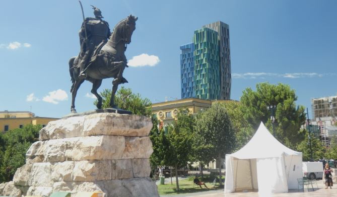 Rritja e punësimit në Shqipëri, por të rinjtë mbeten në pasiguri ekonomike
