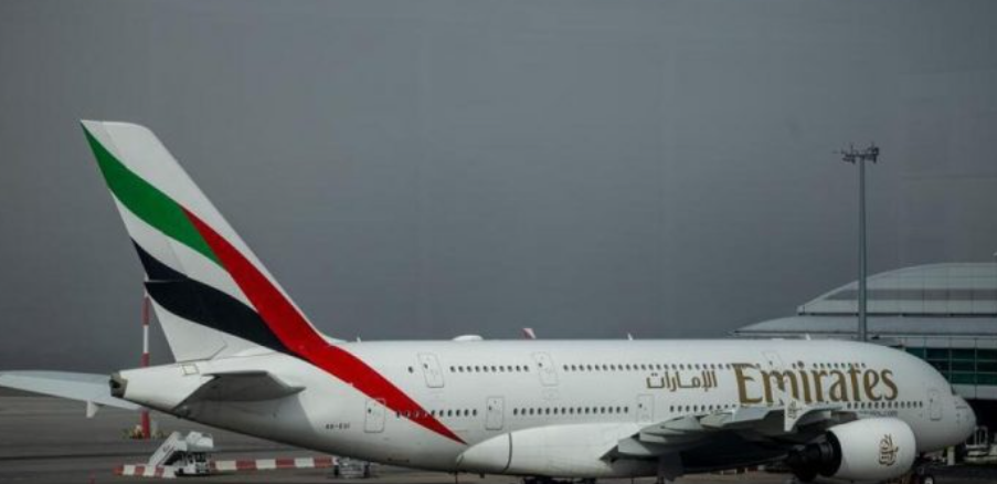 Emiratet e Bashkuara Arabe heqin zyrtarisht të gjitha kufizimet në hapësirën e tyre ajrore pas një vlerësimi të sigurisë.