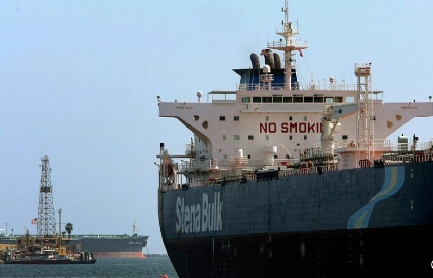 Çmimi i naftës Brent bie mbi 10% pas hapjes së plotë të Ngushticës së Hormuzit nga Irani.