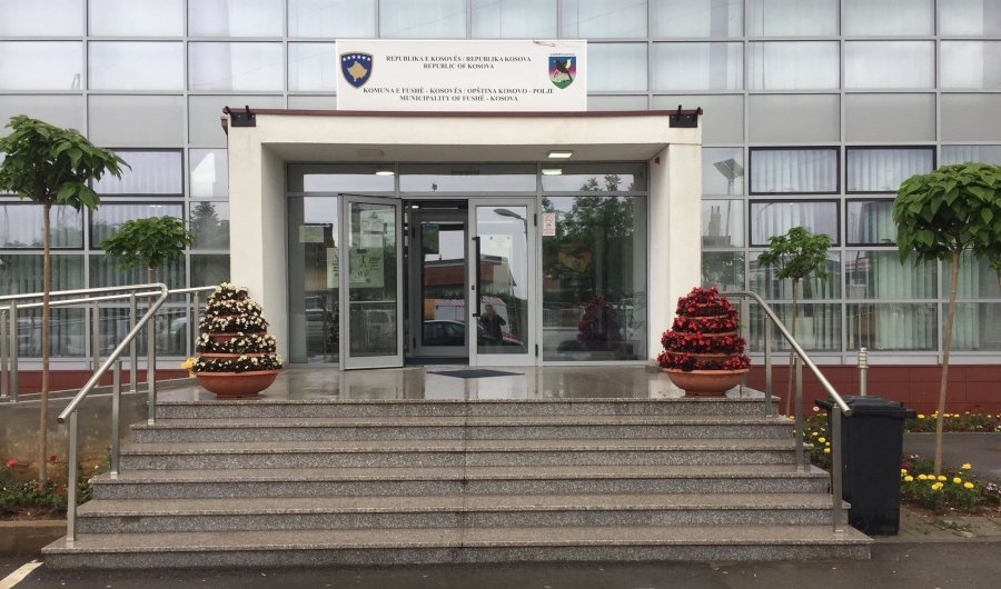 Masa e pazakontë ndaj 5 zyrtarëve të dyshuar për keqpërdorim në Fushë Kosovë