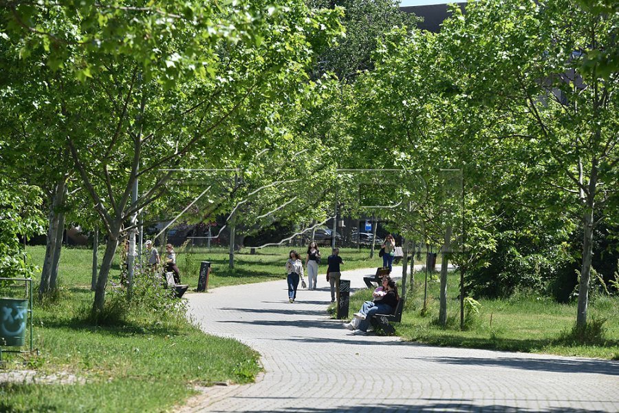 Temperaturat maksimale në Kosovë pritet të arrijnë deri në 29°C të enjten gjatë periudhës 14–18 shtator 2026.